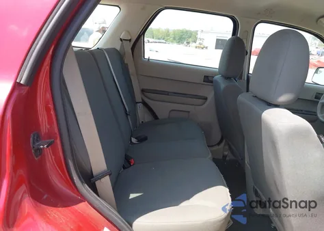 2012 Ford Escape Xls z USA, uszkodzony, nr VIN 1FMCU0C70CKA97943